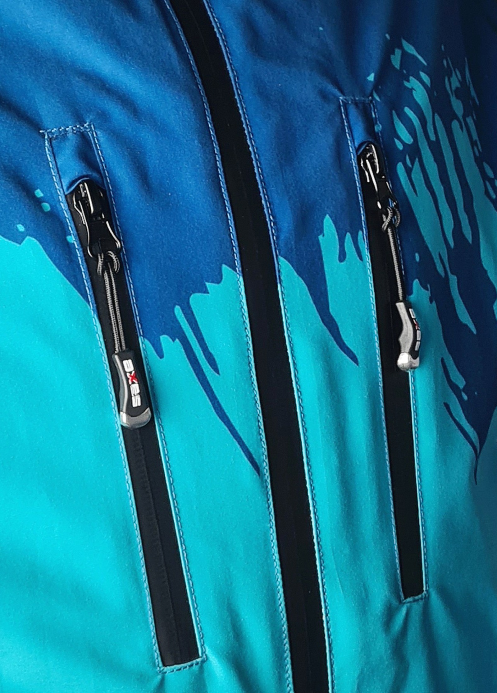 JACKET PIRENEI Front Zip 1280X1783px JACKET PIRENEI Front Zip 1280X1783px